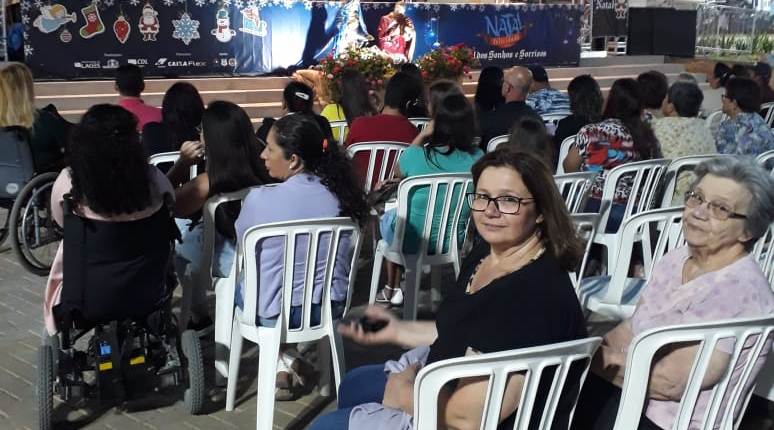 Prefeitura de Lages Natal Felicidade comemora uma semana e mistura ritmos no palco do novo Calçadão da Praça João Costa 