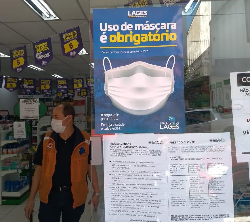 Prefeitura de Lages Coronavírus: Prefeitura e Consórcio de Saúde distribuem dez mil cartazes de orientação sobre obrigatoriedade do uso de máscaras em estabelecimentos públicos e privados