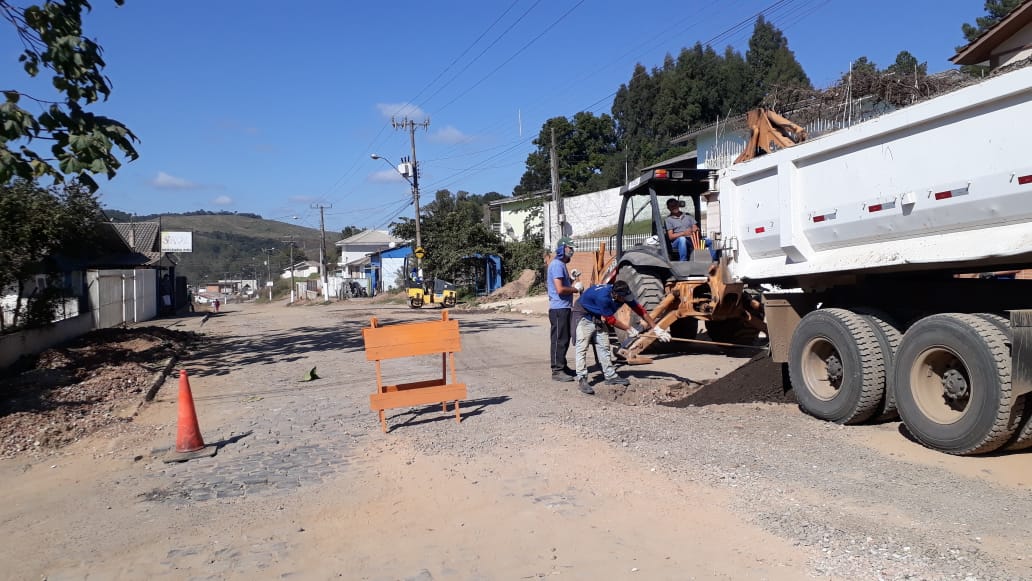 Prefeitura de Lages Minha Rua Melhor: primeiro trecho da rua Cirilo Vieira Ramos deverá ser reperfilado nesta sexta-feira (24)