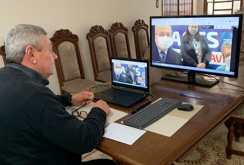 Prefeitura de Lages Prefeito Ceron assina contrato da segunda etapa do Finisa em Lages, no valor de R$ 15 milhões