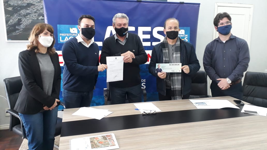 Prefeitura de Lages Prefeito Ceron recebe recursos federais que contemplam construção de CEIM para 160 crianças em tempo integral e asfaltamento de rua no São Cristóvão 