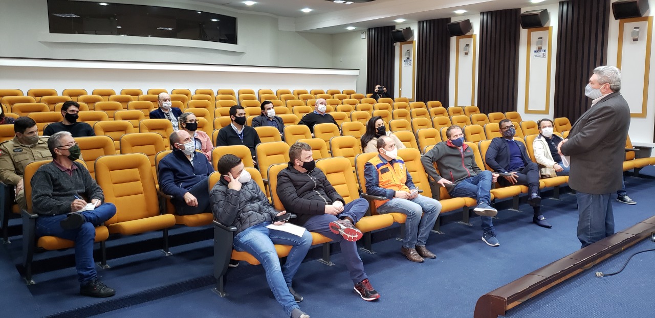 Prefeitura de Lages Coronavírus: Prefeito Ceron pede apoio dos segmentos econômicos para conscientizar a população e evitar medidas mais restritivas