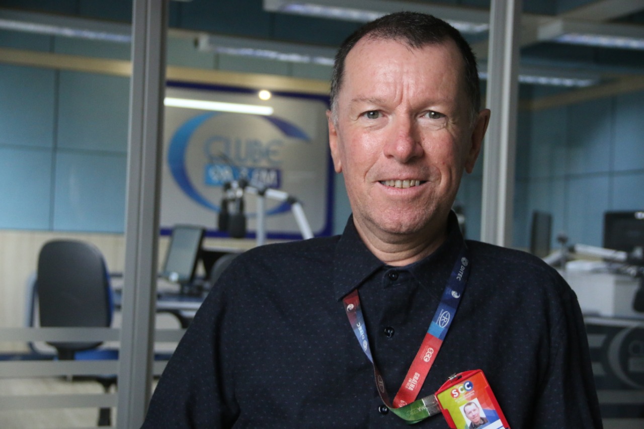 Prefeitura de Lages Especial Lages 259 anos: Nosso Orgulho Lageano ❤️  - A voz aveludada do rádio que embalou as tardes de Lages: O nosso querido Dico, o Jota Amarante