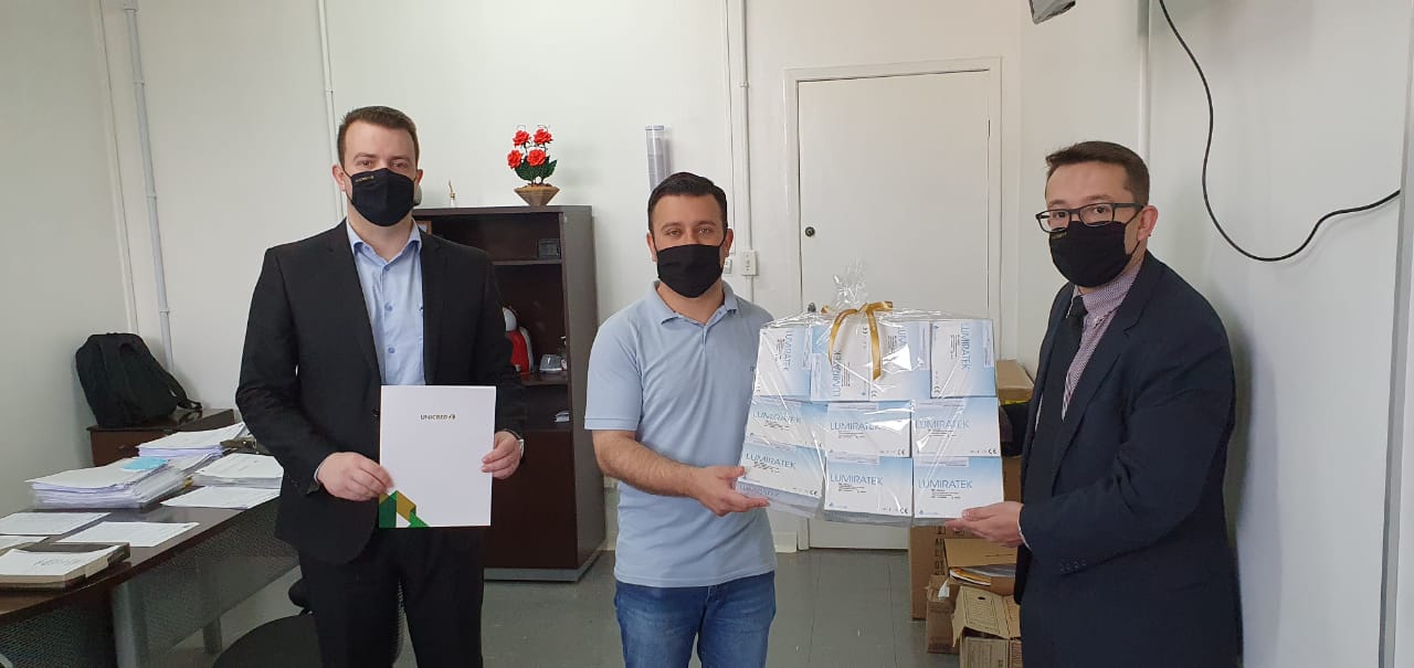 Prefeitura de Lages Unicred Desbravadora doa mais de 1.800 kits de testes da Covid-19 para cidades de SC e PR