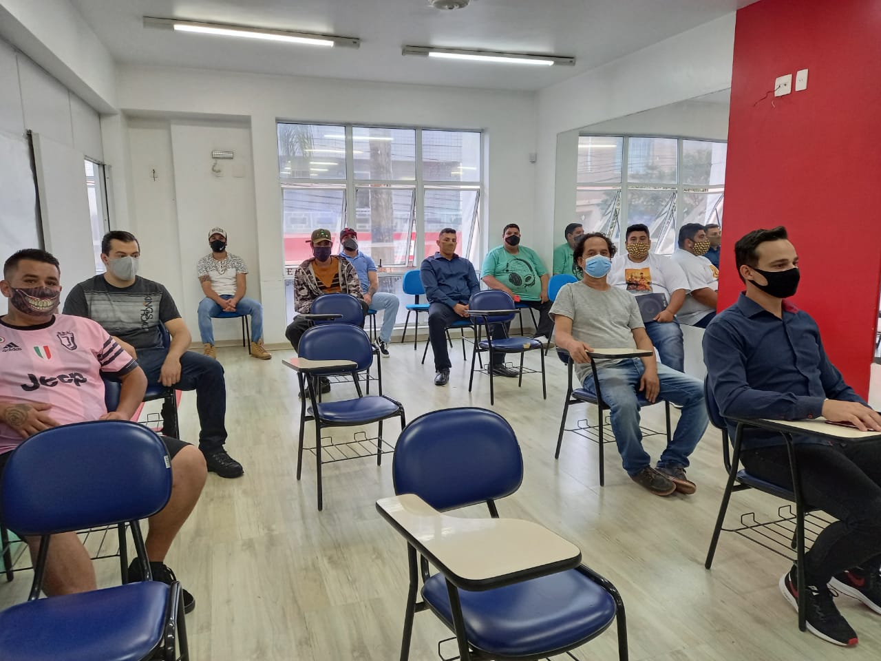 Prefeitura de Lages Indusflora, empresa parceira do Banco do Emprego, admite 11 profissionais para começar a trabalhar já na próxima segunda-feira 