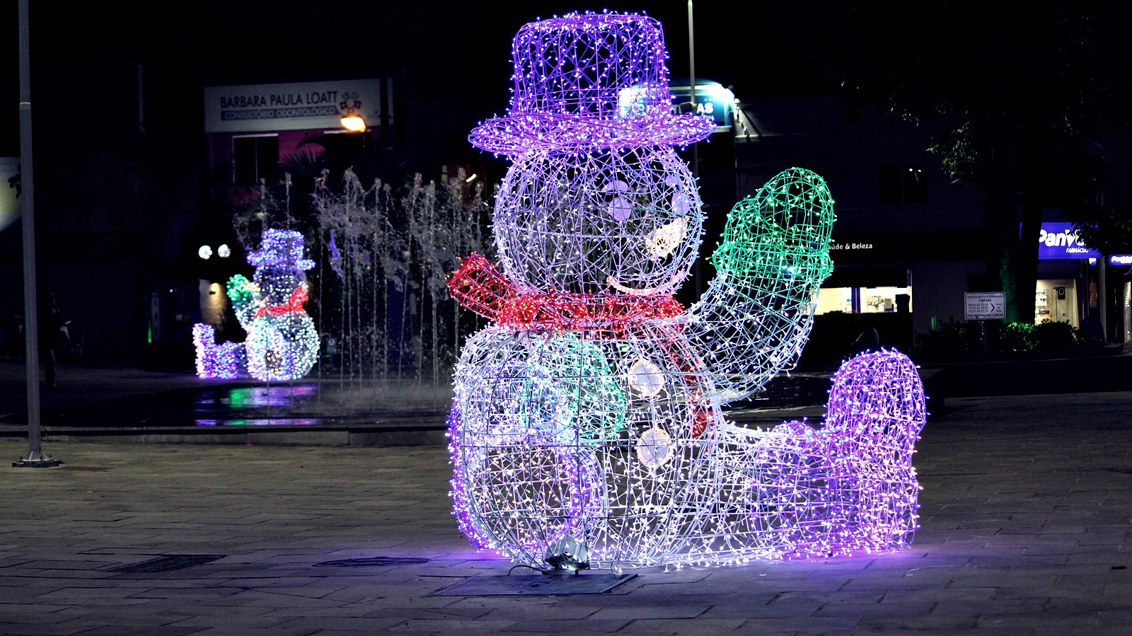 Prefeitura de Lages Natal Felicidade 2020: decoração de praças e ruas em mensagens de esperança e positividade