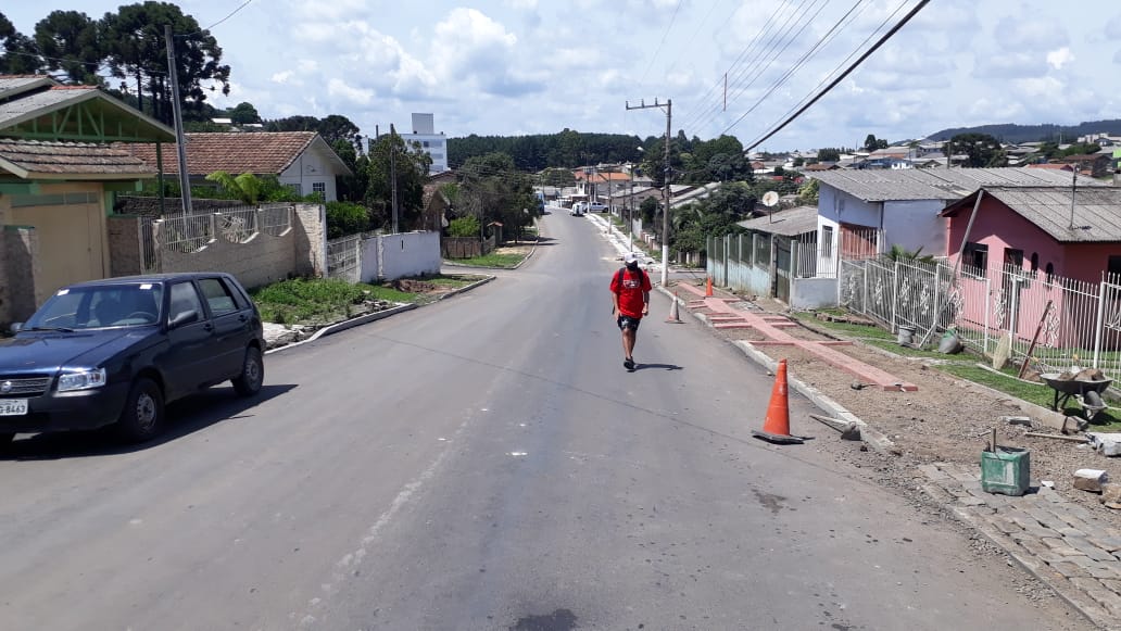 Prefeitura de Lages Minha Rua Melhor: Eleutério da Silva Furtado, no bairro Centenário, está asfaltada
