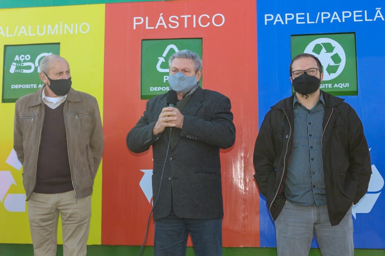 Prefeitura de Lages Prefeito Ceron entrega o primeiro ecoponto da cidade para a comunidade do bairro Guarujá