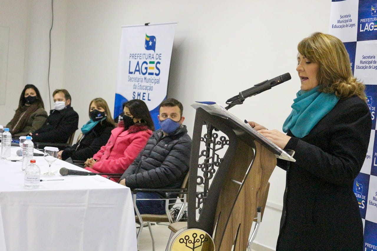 Prefeitura de Lages Inicia o XV Congresso de Educação de Lages com transmissão on-line para mais de 2.500 congressistas