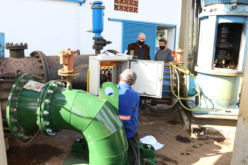 Prefeitura de Lages Sistema de captação de água é melhorado pela Semasa com instalação de novas motobombas