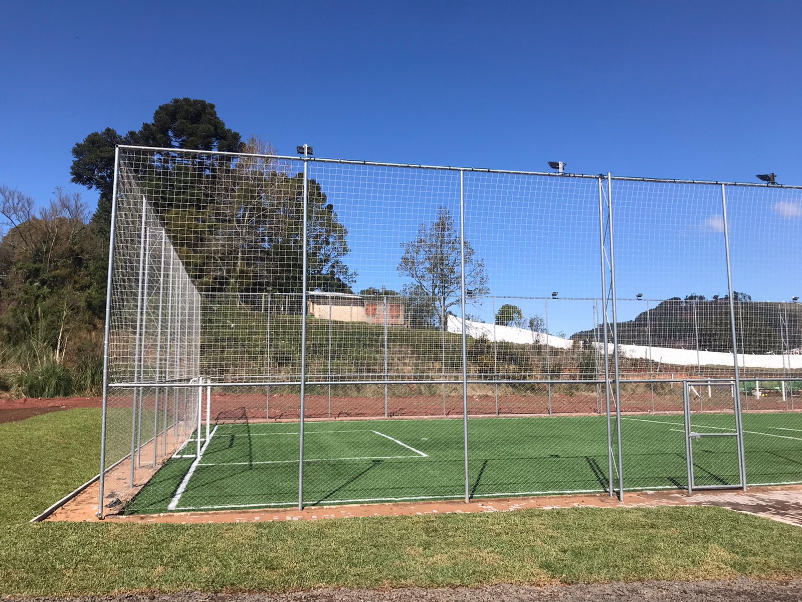 Prefeitura de Lages Prefeitura irá inaugurar a quadra de futebol sintético do Jones Minosso neste sábado (11)
