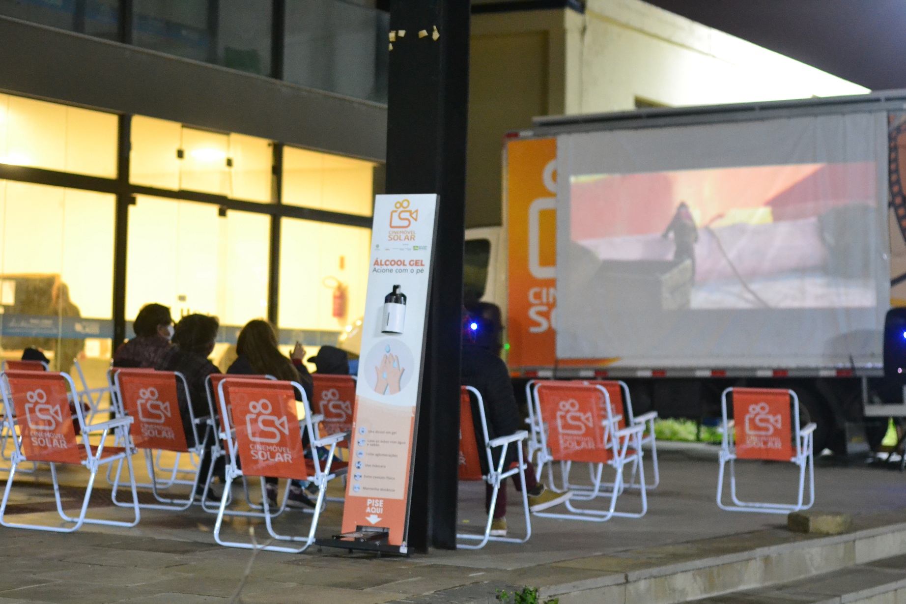 Prefeitura de Lages Cinema ao ar livre em Lages encanta o público