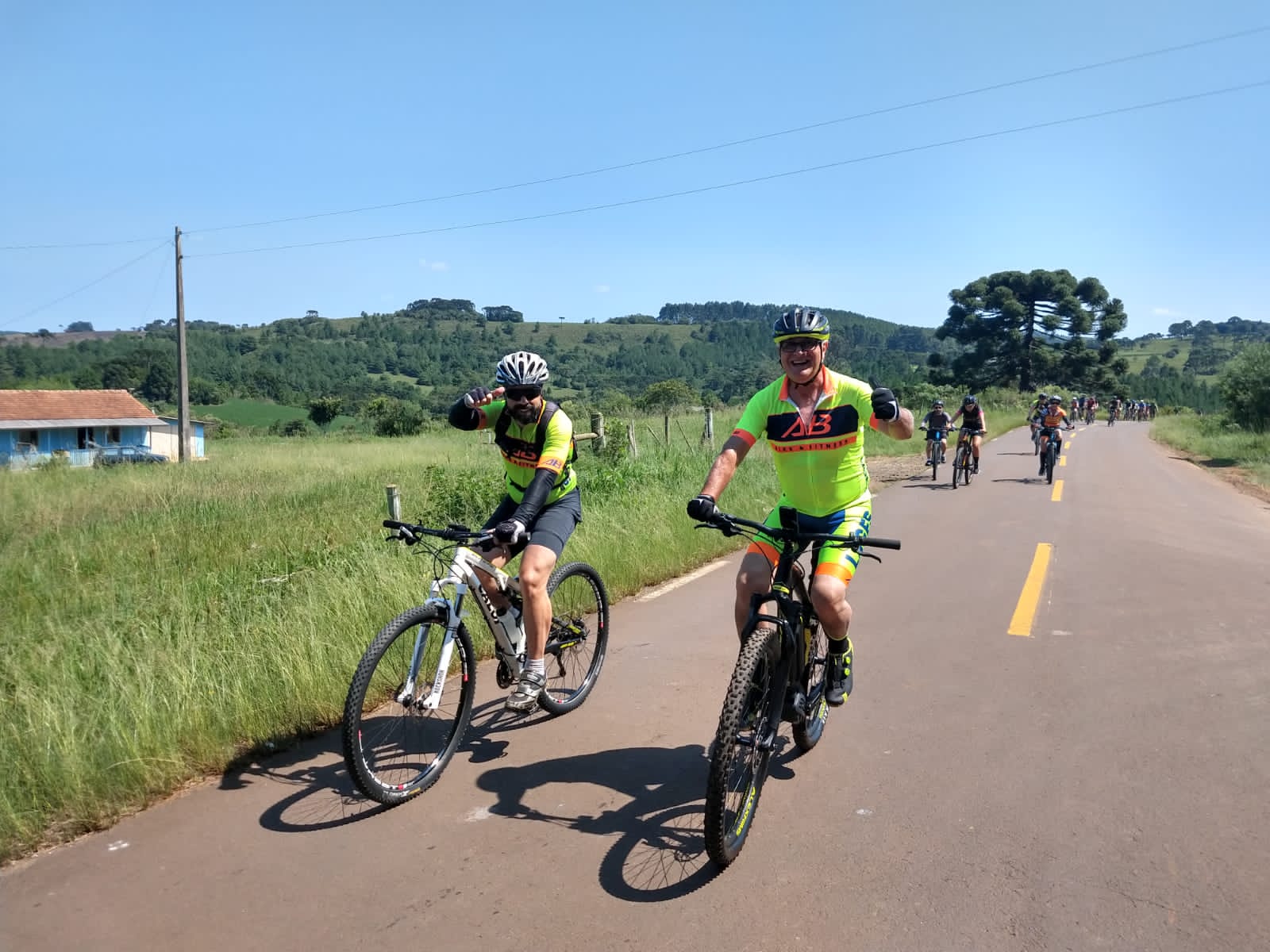 Prefeitura de Lages Rota do Cicloturismo movimenta o Salto Caveiras