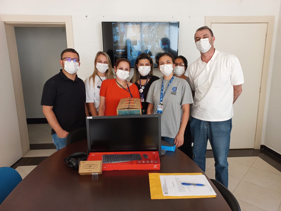 Prefeitura de Lages Equipamentos de informática são entregues para o Núcleo Hospitalar de Epidemiologia (NHE) em Lages