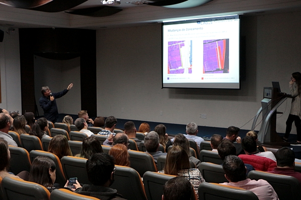 Prefeitura de Lages Em audiência pública, comunidade solicita revisão de parte das propostas de atualização ao Plano Diretor de Desenvolvimento Territorial de Lages 