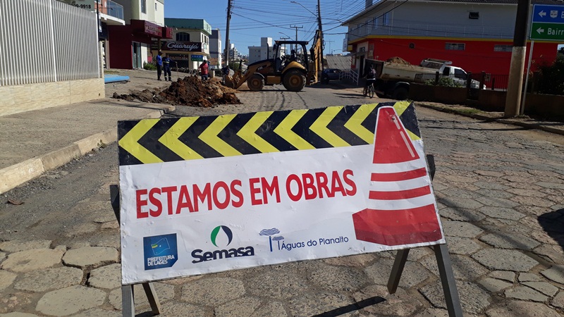 Prefeitura de Lages Avançam as obras estruturais de asfaltamento na rua Independência e avenida 31 de Março, entre os bairros Gethal, São Sebastião, Dom Daniel e Guarujá
