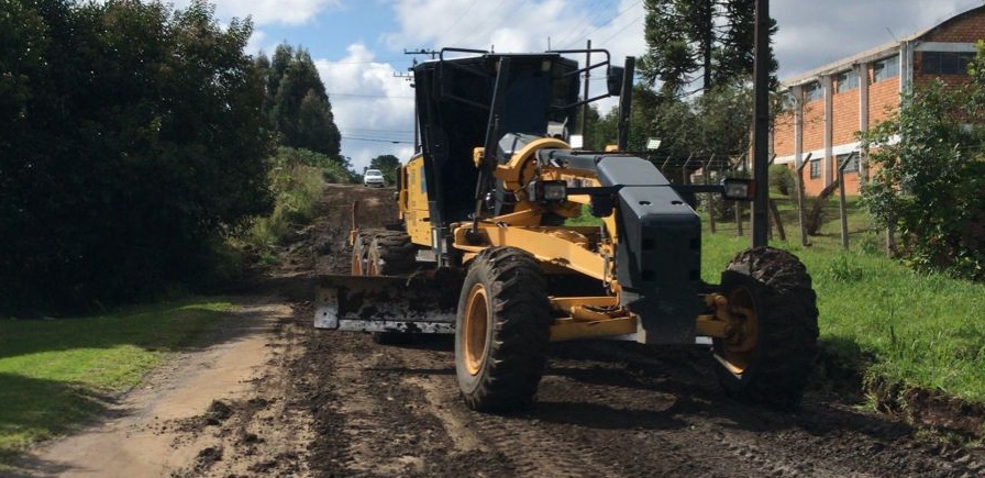 Prefeitura de Lages Prefeitura de Lages realiza manutenção em ruas sem pavimento nos bairros