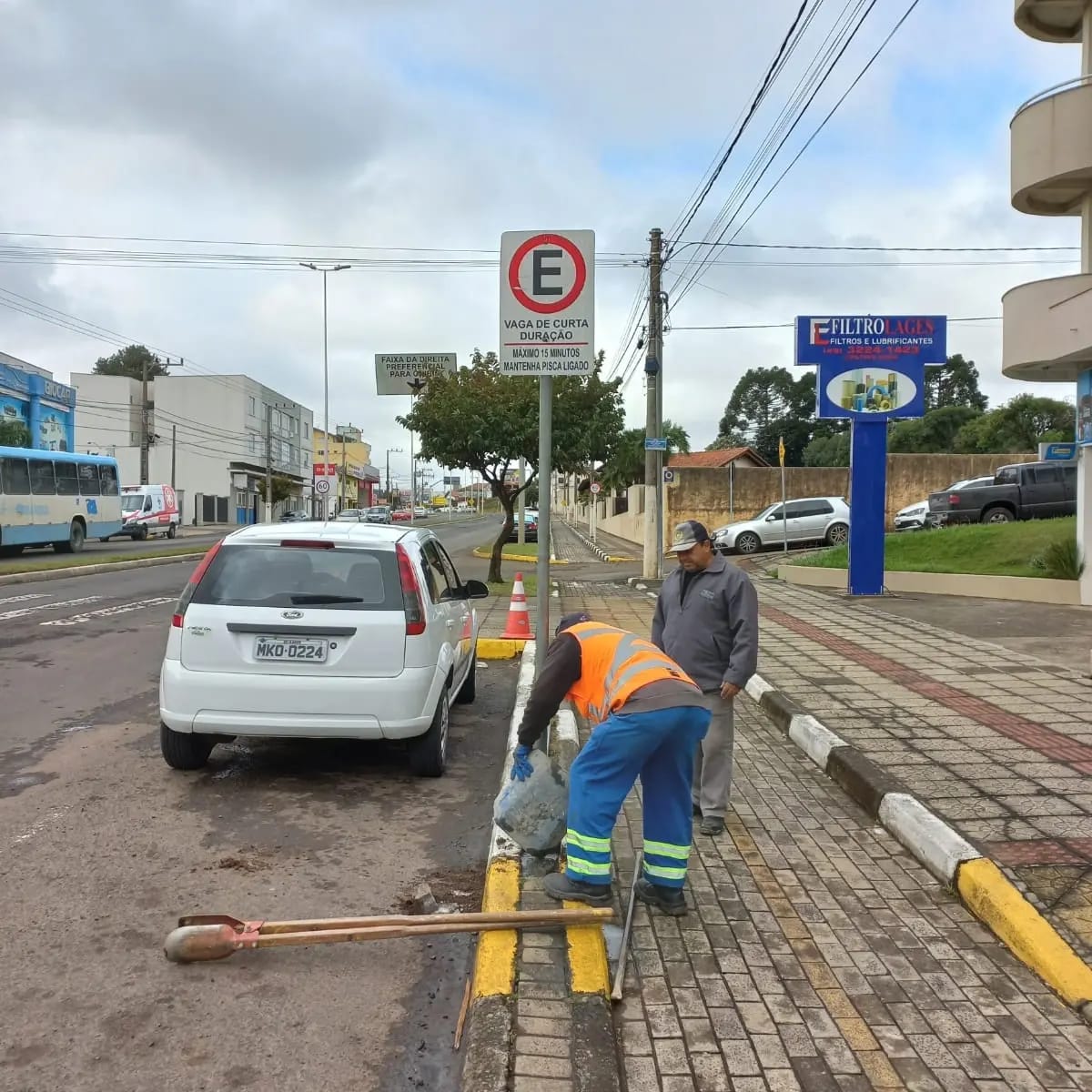 Prefeitura de Lages Manutenção do sistema de sinalização de trânsito é feita pela Prefeitura de Lages