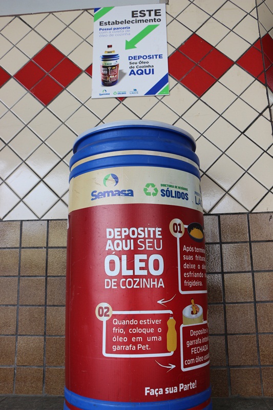 Prefeitura de Lages Lixo eletrônico e rejeitos de óleo de cozinha são coletados em ecos pontos