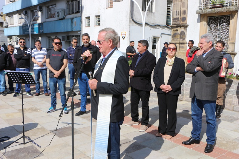 Prefeitura de Lages Obra de revitalização do Largo da Catedral é inaugurada
