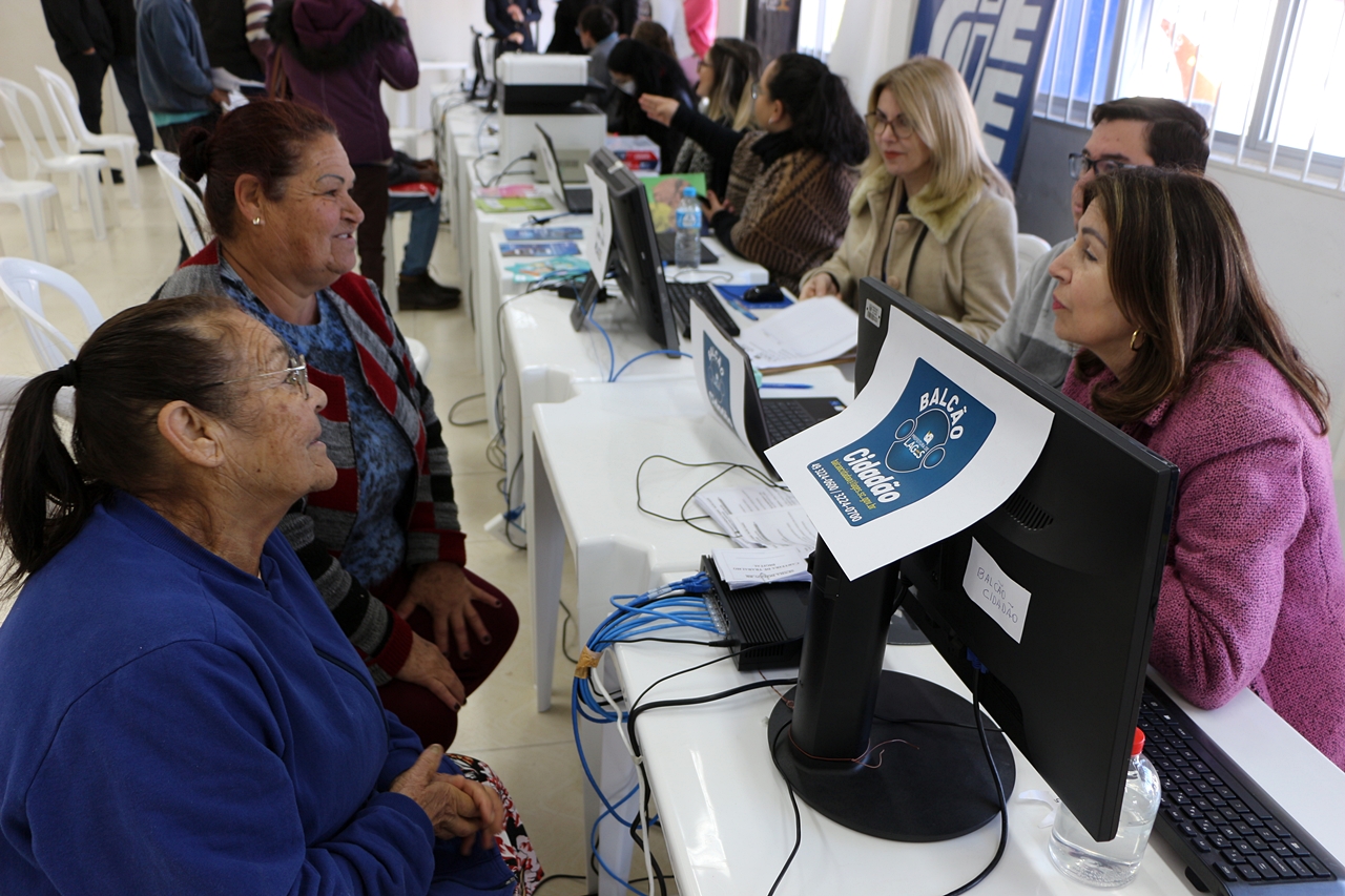 Prefeitura de Lages Prefeitura de Lages leva serviços públicos para a comunidade na 3ª edição do programa “Desenvolve Mais Bairro” 