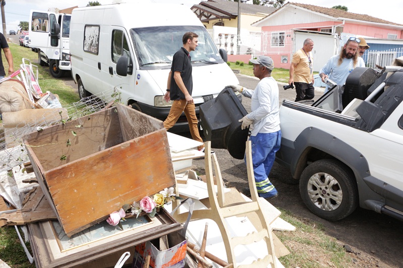 Prefeitura de Lages Ação Lages Em Busca do Lixo Zero mobiliza comunidades dos bairros Caravágio e Ferrovia