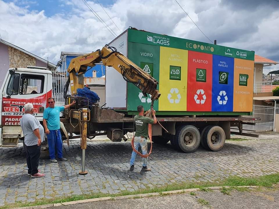 Prefeitura de Lages Bairro Petrópolis recebe Ecoponto para descarte correto do lixo reciclado