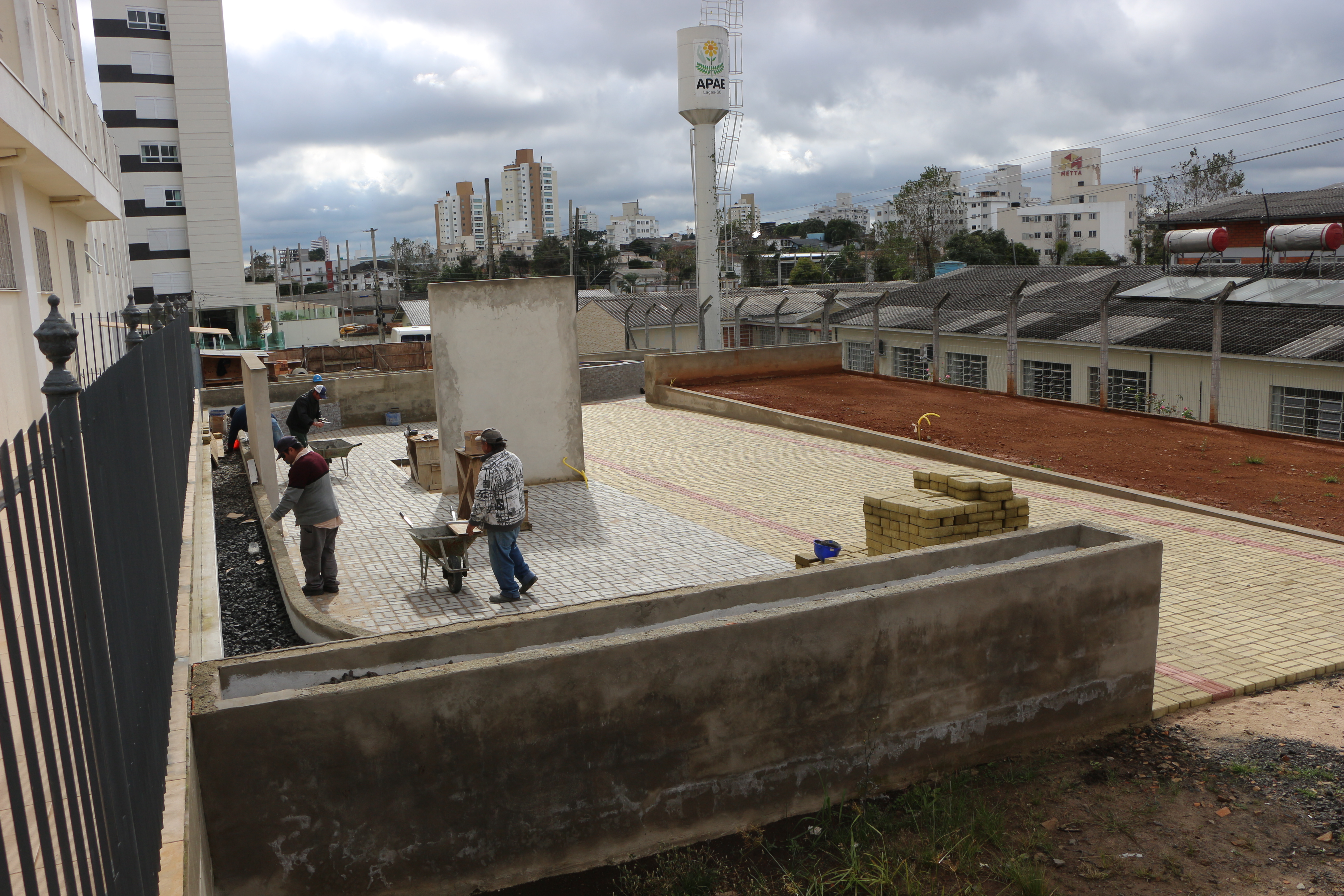 Prefeitura de Lages Obras avançam na primeira praça sensorial de Santa Catarina, construída em Lages