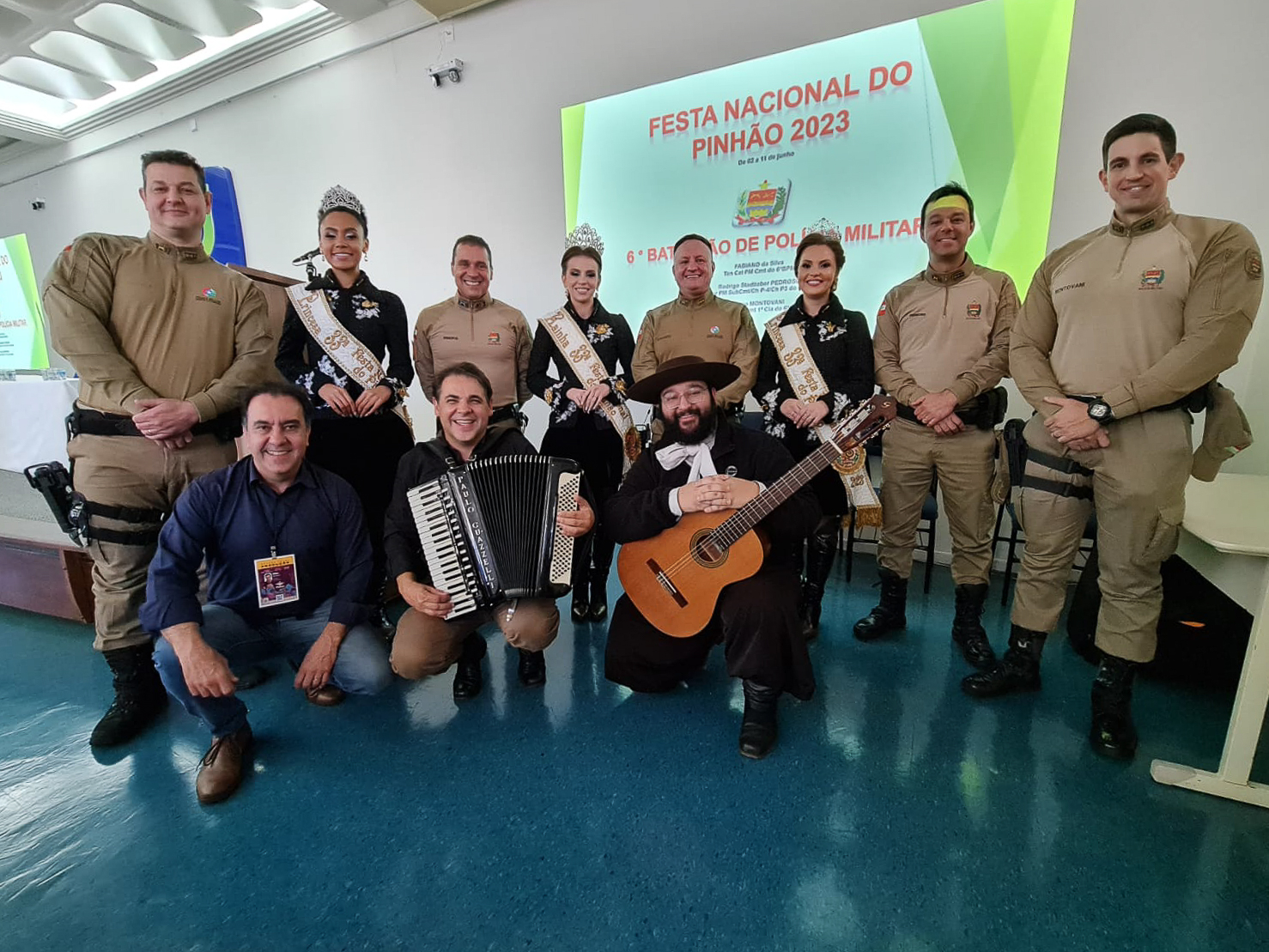 Prefeitura de Lages Festa Nacional do Pinhão: Policias Militares do Estado são recebidos em Lages