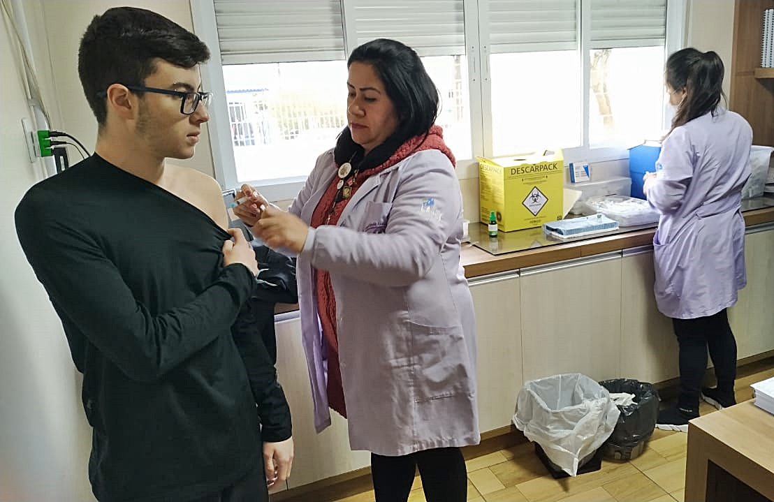 Prefeitura de Lages Vacinas nas Escolas: Um Passo em direção à saúde coletiva