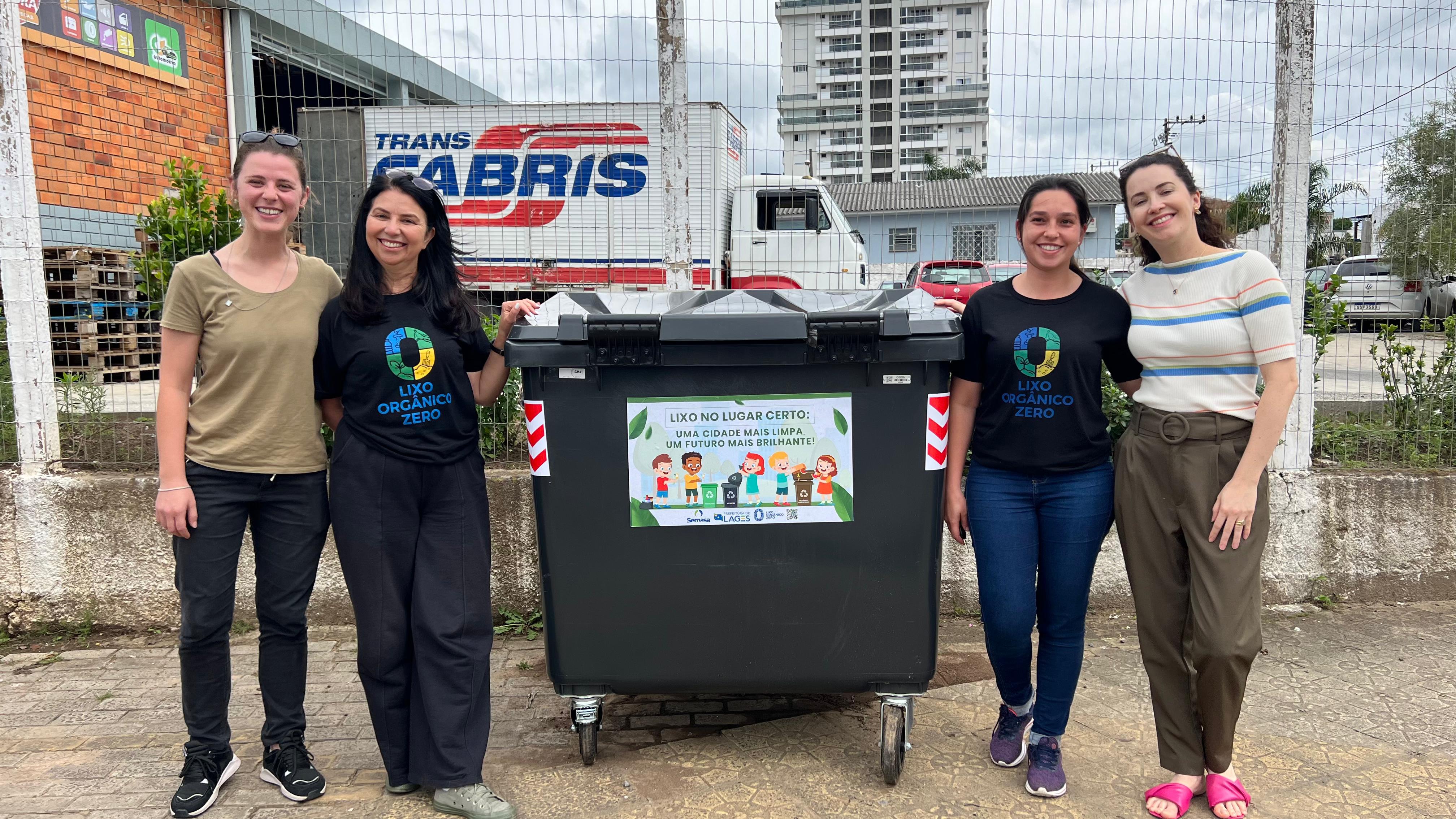Prefeitura de Lages Plotagem em contentores de lixo pedem uma cidade mais limpa e conscientização ambiental da população