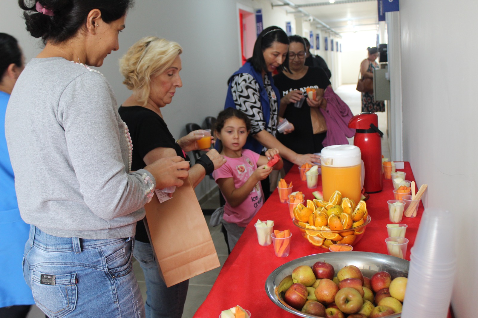 Prefeitura de Lages Unidades de Saúde dos bairros Vila Nova e Centenário promovem ações do Dezembro Vermelho com foco em prevenção e acolhimento