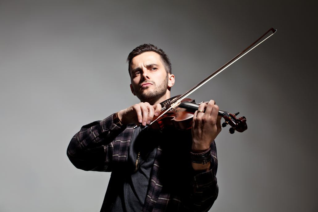 Prefeitura de Lages Natal Felicidade 2023: Sábado com Beer Festival, rock and roll e mega show de Simão Wolf