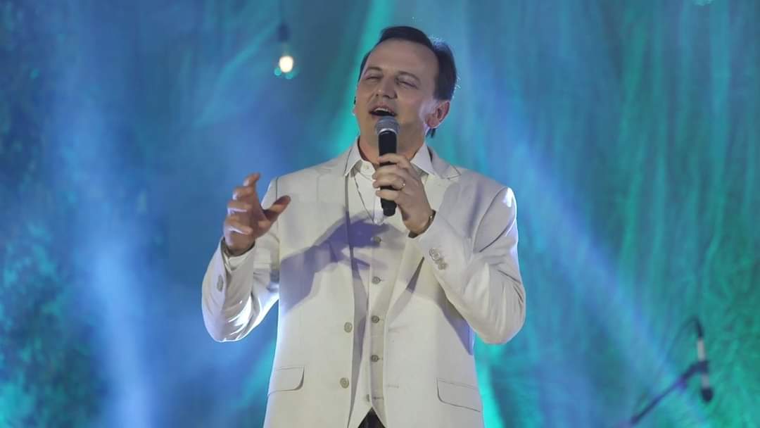 Prefeitura de Lages É sábado! Padre Ezequiel será a grande atração do 15º dia de programação do Natal Felicidade