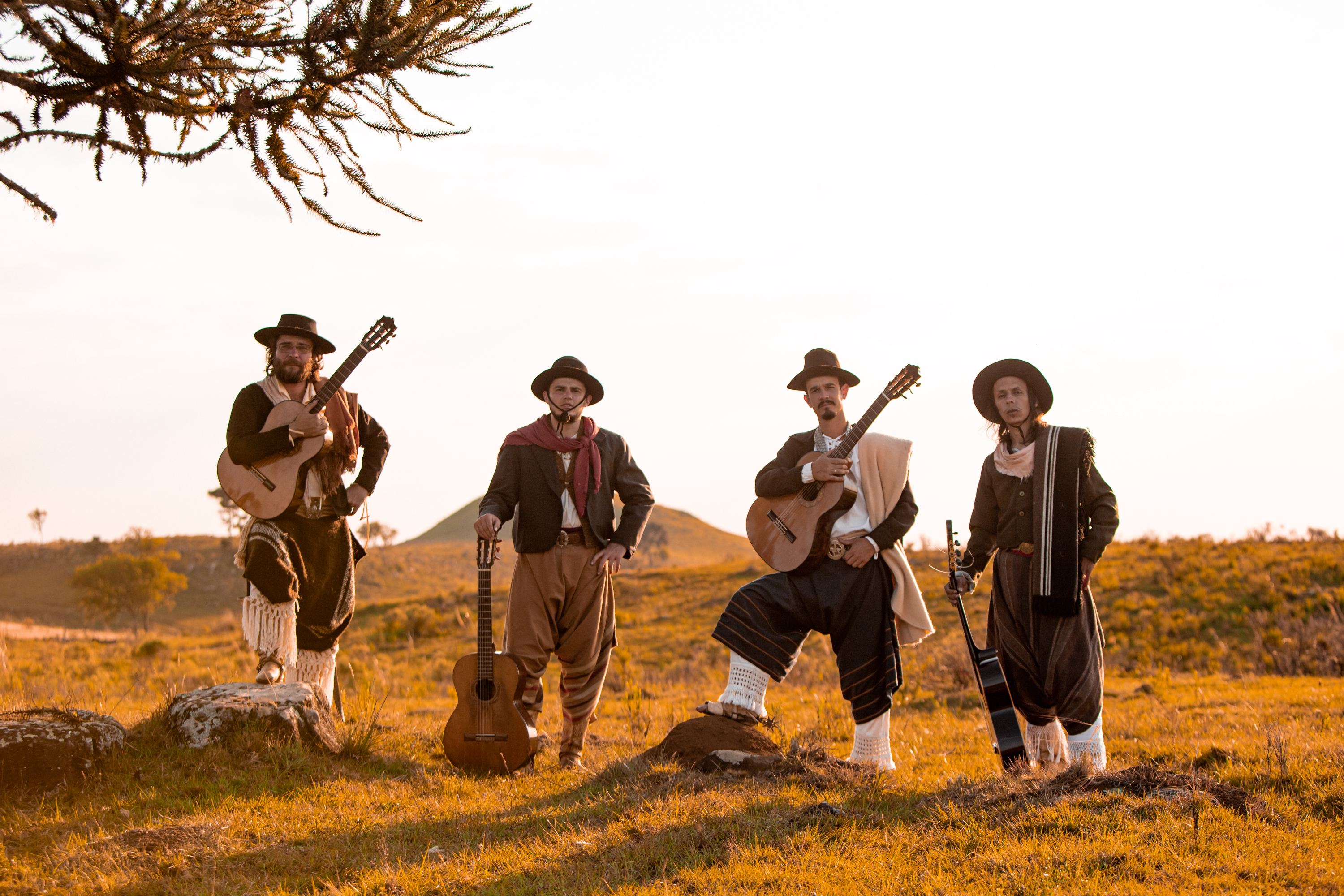 Prefeitura de Lages Quarteto Coração de Potro encerra a programação do Natal Felicidade