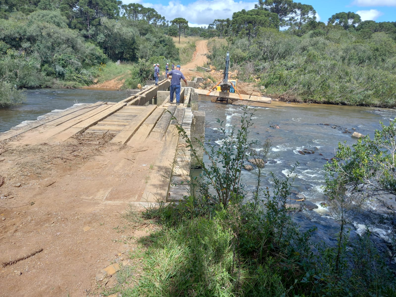 Prefeitura de Lages Ponte do Pelotinhas está sendo reconstruída