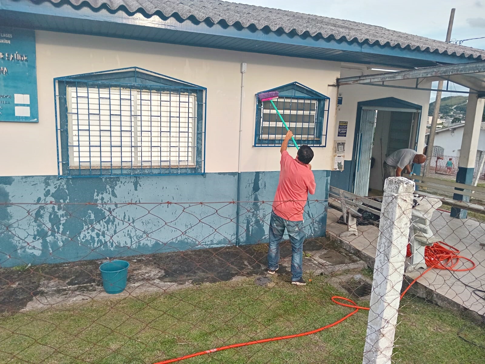 Prefeitura de Lages Semana de trabalho intenso na limpeza e manutenção das UBSs de Lages 