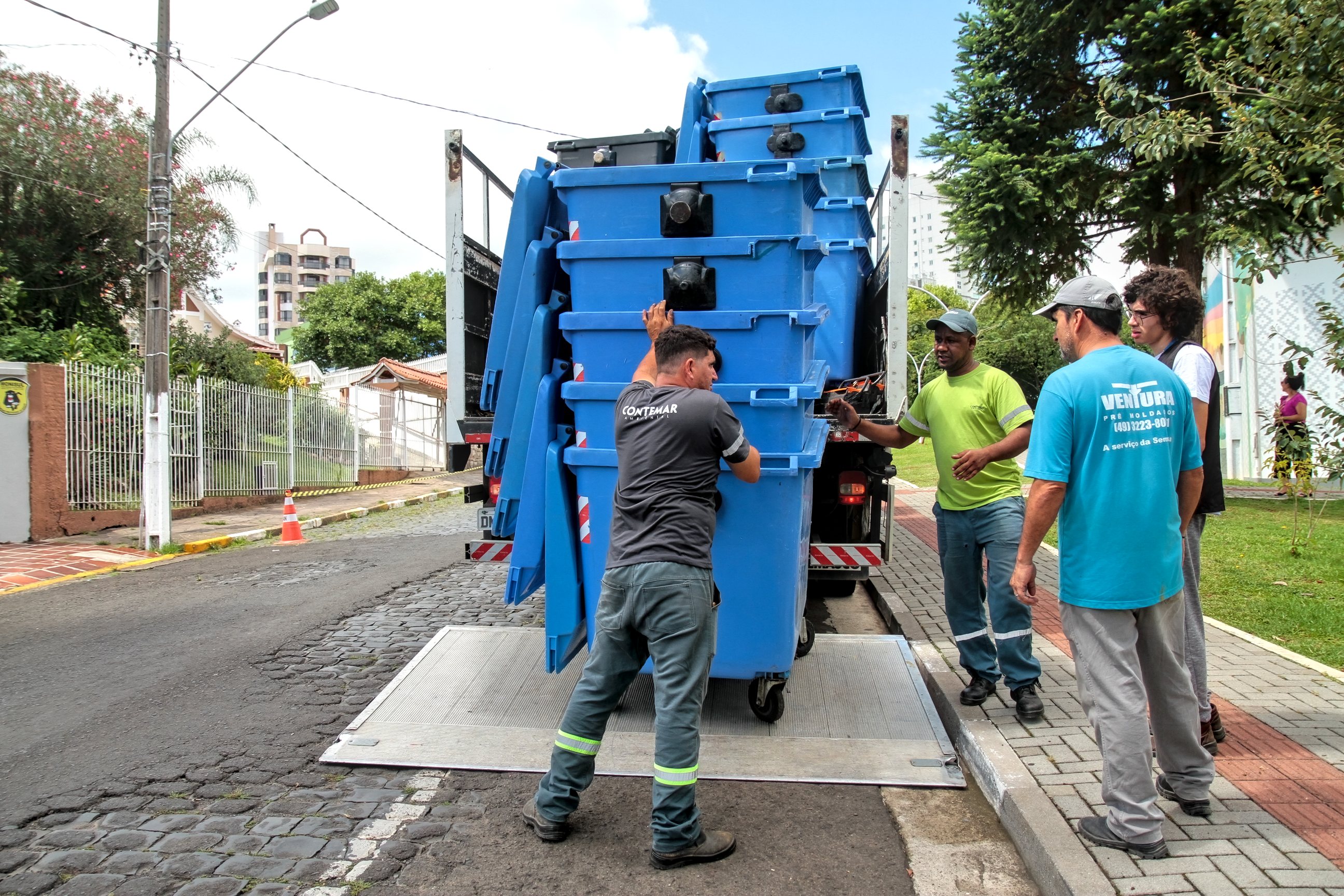Prefeitura de Lages Semasa instala 40 novos contentores de lixo em Lages