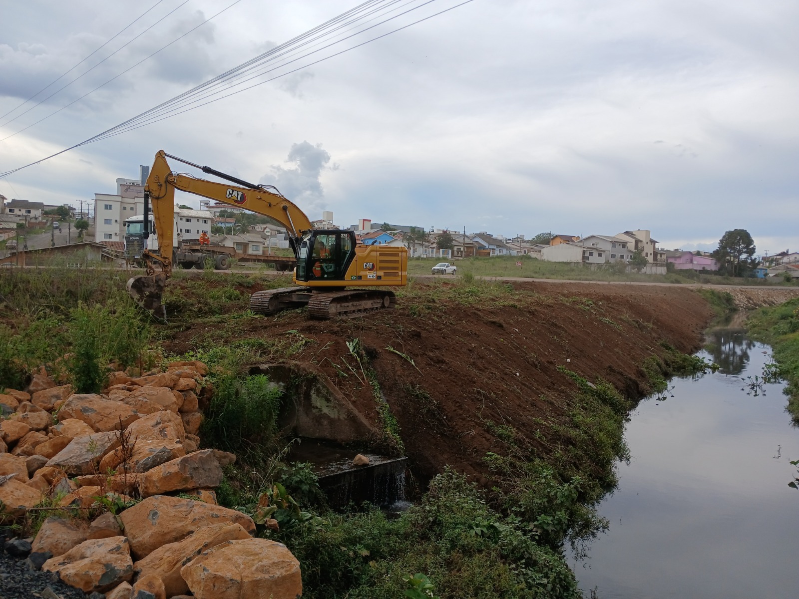 Prefeitura de Lages Retrospectiva semanal: retomada das obras do Complexo Ponte Grande, mutirões nas escolas e unidades de saúde e nova Lei na área da Educação