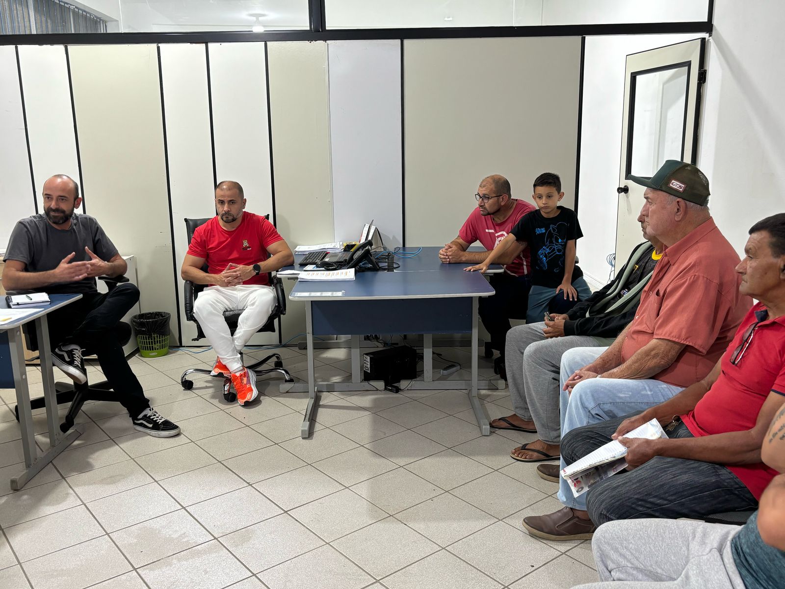 Prefeitura de Lages Responsáveis pelos campos que recebem o Jocol reúnem-se na FME para alinhar manutenção e melhorias