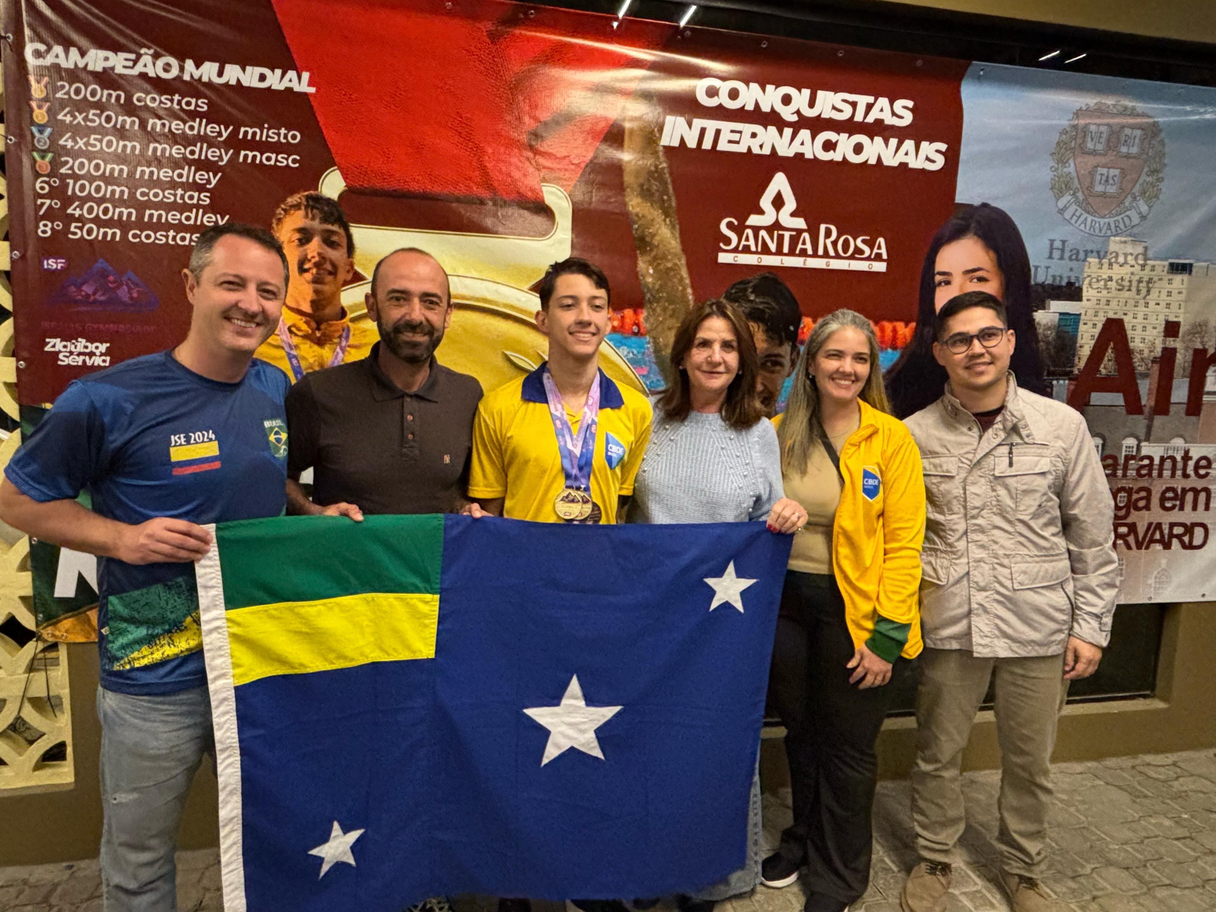 Prefeitura de Lages Lages recebe com festa o campeão mundial de natação escolar Gabriel Nerbass