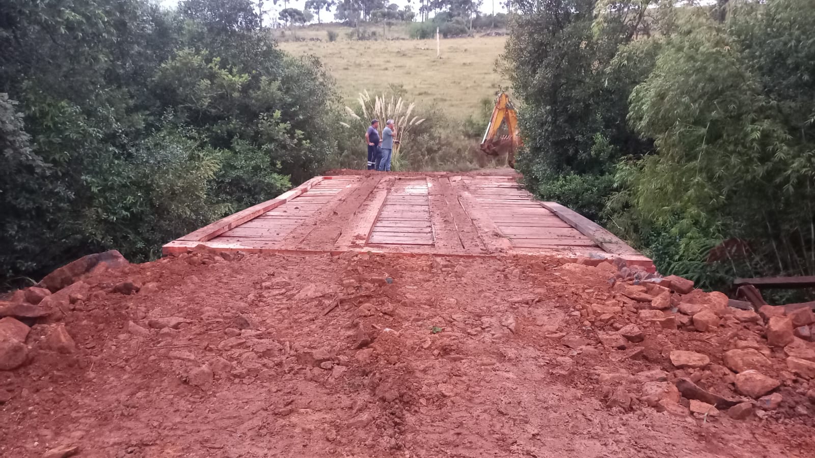 Prefeitura de Lages Ponte de madeira de Morrinhos será reconstruída e obra ocasionará interdição do local nesta sexta-feira