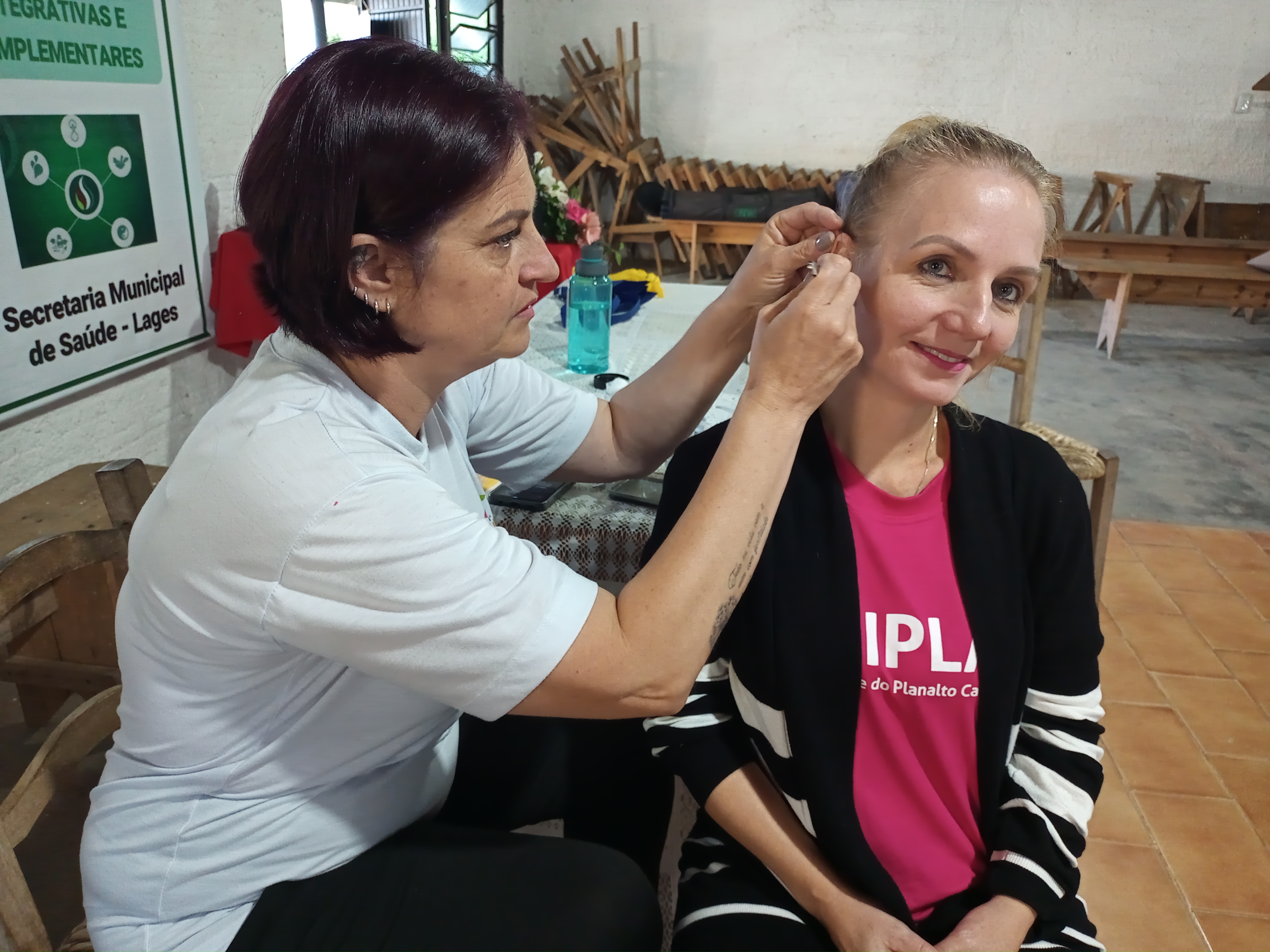 Prefeitura de Lages Mulheres moradoras de Cadeados recebem edição do Projeto Lageanas em Ação