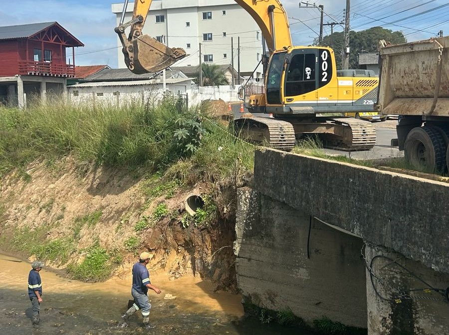 Prefeitura de Lages Secretaria de Obras e Infraestrutura já finalizou 600 intervenções em redes de drenagem pluvial