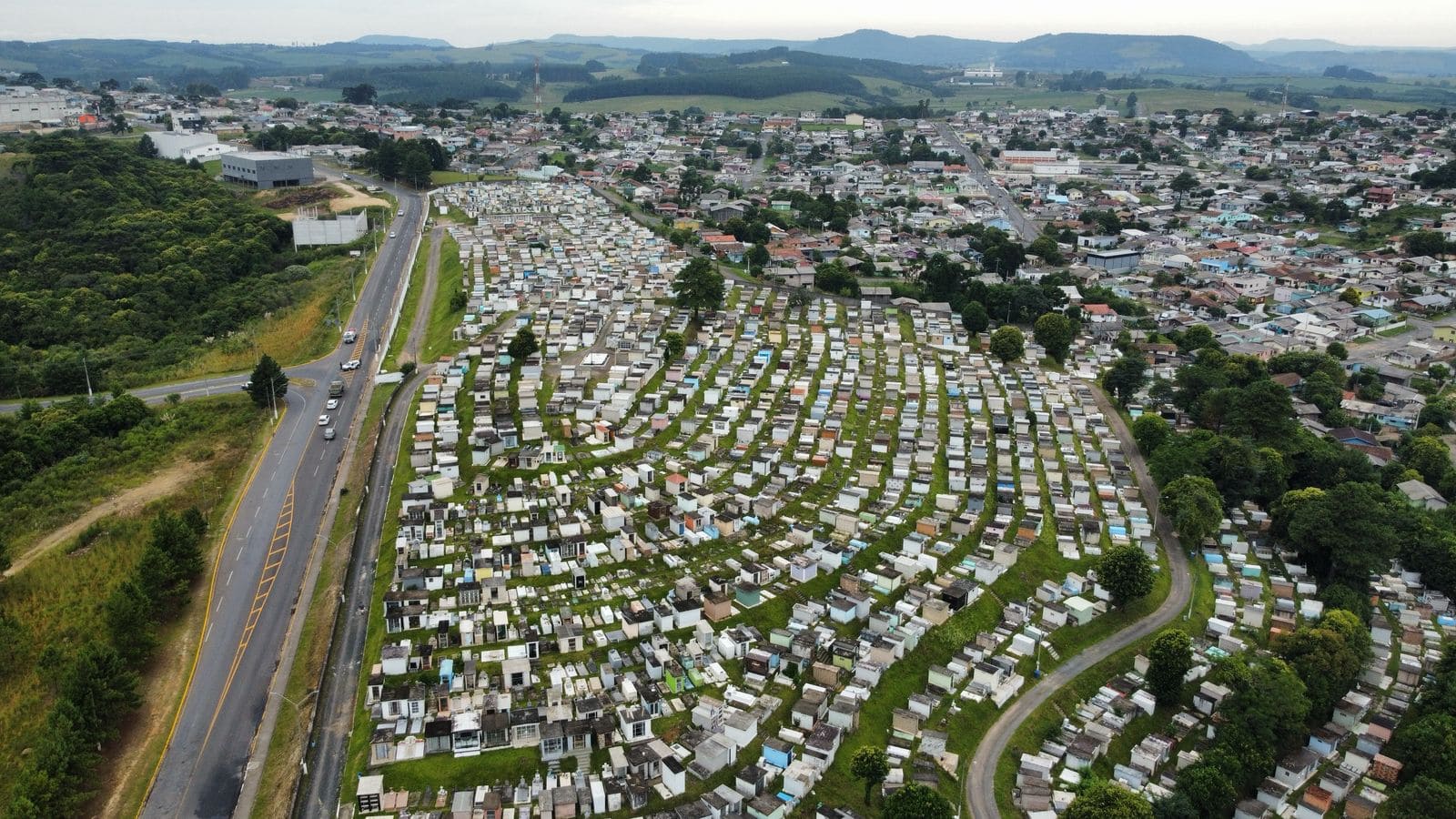 Prefeitura de Lages Prefeitura convoca responsáveis por sepulturas de entes queridos no Cemitério Nossa Senhora da Penha