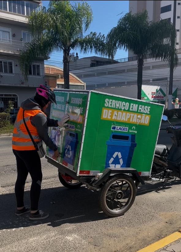 Prefeitura de Lages Ecomotos iniciam fase de testes na coleta de materiais recicláveis nas principais ruas da cidade