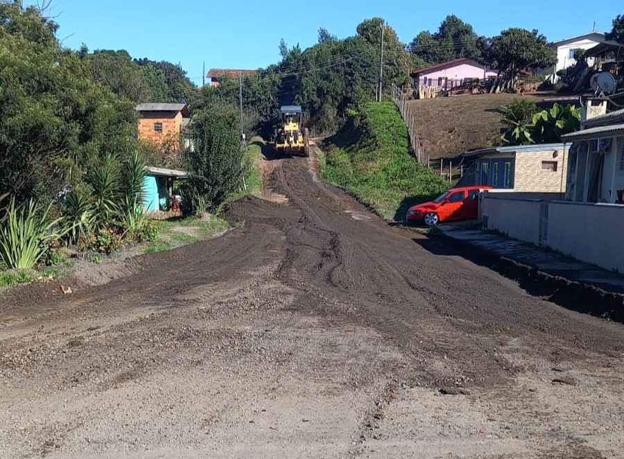 Prefeitura de Lages Força-tarefa da Secretaria de Obras e Infraestrutura já executou manutenções de ruas em 28 bairros