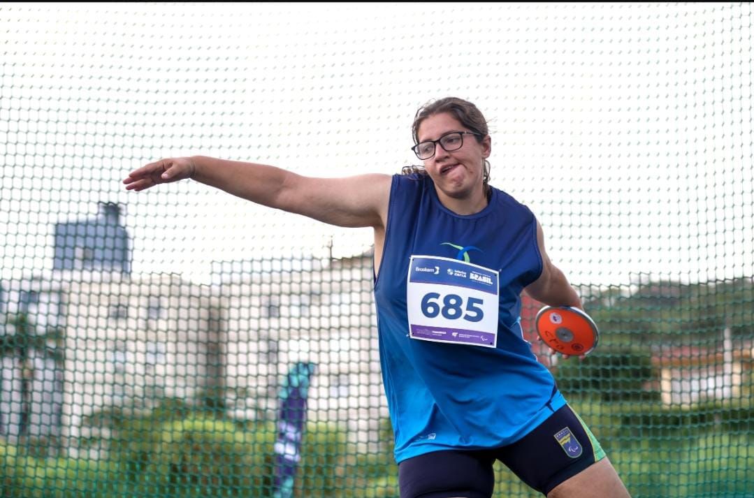 Prefeitura de Lages Atletas da ASESPP brilham em Curitiba com 19 medalhas e recorde brasileiro no Meeting Loterias Caixa