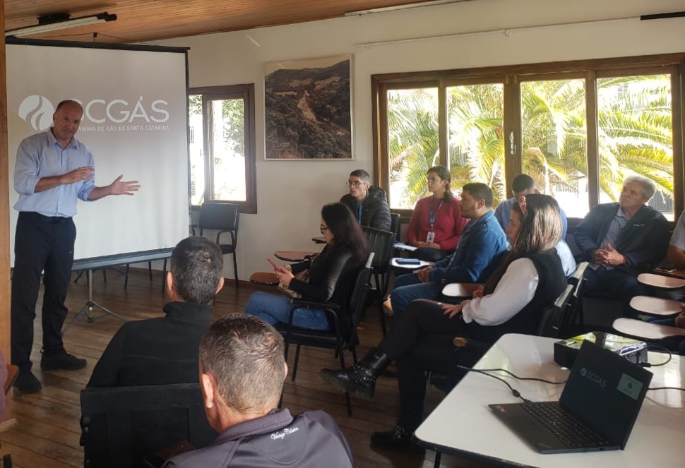 Prefeitura de Lages Secretaria de Obras e Infraestrutura promove encontro para debater redes de gás natural em Lages