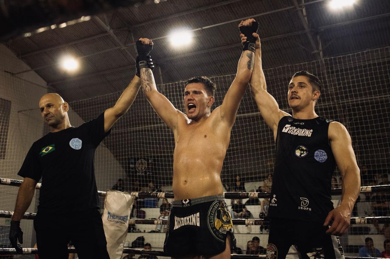 Prefeitura de Lages Equipes lageana Gladiadores Fight Team conquista nove medalhas no Catarinense e garante vaga no Brasileiro de Kickboxing